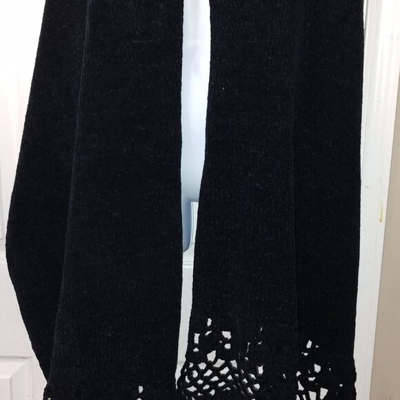 Black Winter Shawl Wrap Crocheted Fringe - Picture 3 of 4